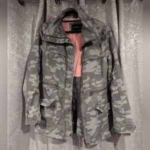 Women's winter cargo jacket
